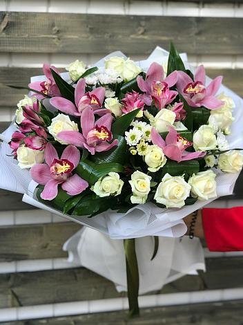 Букет цветов из: Розы и Хризантемы в Малой Дубне