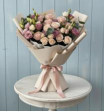 Букет цветов из:  Розы и Лизиантусы в Малой Дубне
