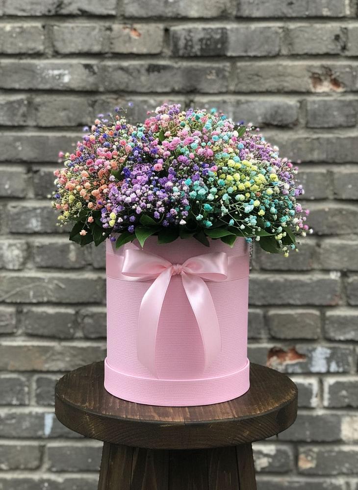 Цветочная композиция из Гипсофила и Розы в шляпной коробке в Малой Дубне