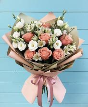 Букет цветов из:  Розы, Альстромерии и Лизиантусы в Малой Дубне