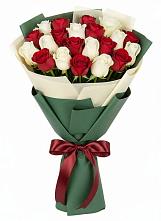 Букет Микс из красных и белых роз в Малой Дубне