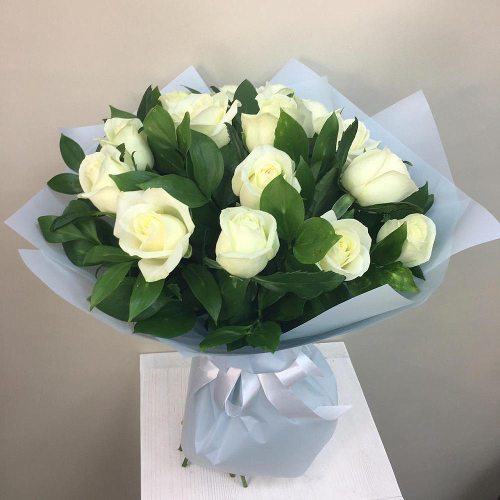 Букет 15 Белых роз Проуд в Малой Дубне