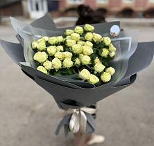 Букет Белые кустовые розы Солинеро в Малой Дубне