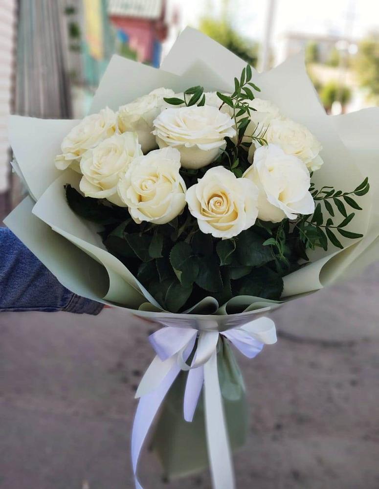 Букет Белые розы Проуд в Малой Дубне
