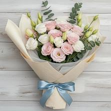 Букет цветов из:  Лизиантусы в Малой Дубне