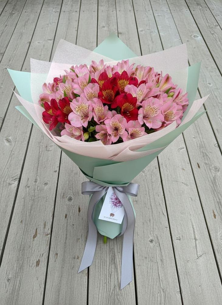 Букет цветов из: Альстромерии в Малой Дубне