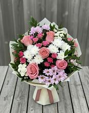 Букет цветов из:  Альстромерии, Гвоздики, Розы и Хризантемы в Малой Дубне