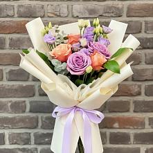 Букет цветов из:  Лизиантусы и Розы #REPLACE_PRED# Малой Дубне
