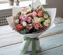 Букет цветов из:  Розы, Лизиантусы и Гвоздики в Малой Дубне