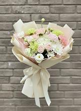 Букет цветов из:  Гвоздики, Розы, Лизиантусы и Хризантемы #REPLACE_PRED# Малой Дубне