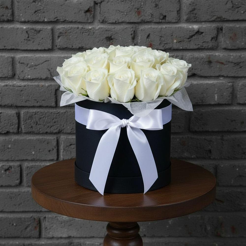 Цветочная композиция из Розы в шляпной коробке в Малой Дубне