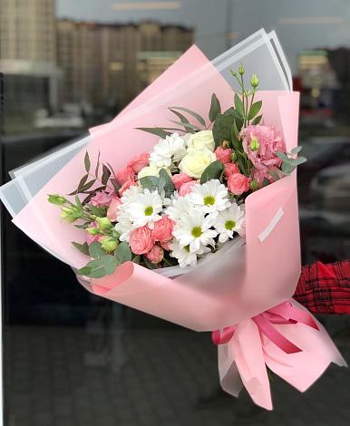 Букет цветов из: Розы, Лизиантусы и Хризантемы в Малой Дубне